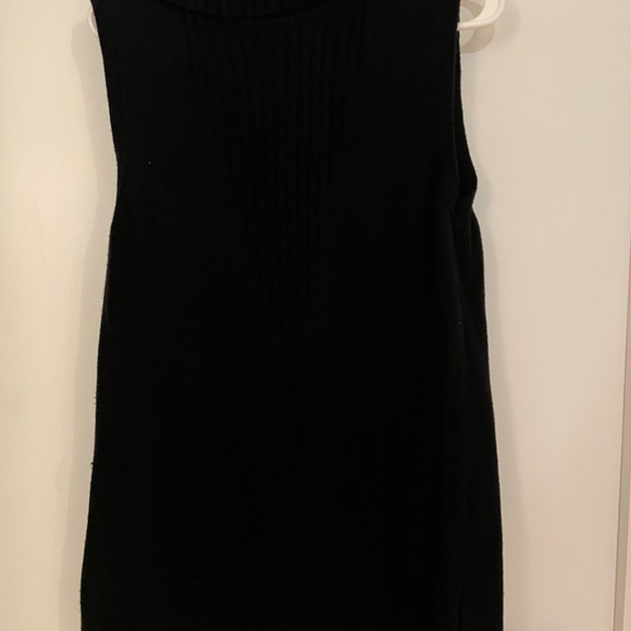 Black sleeveless sweater tunic - Picture 2 of 3